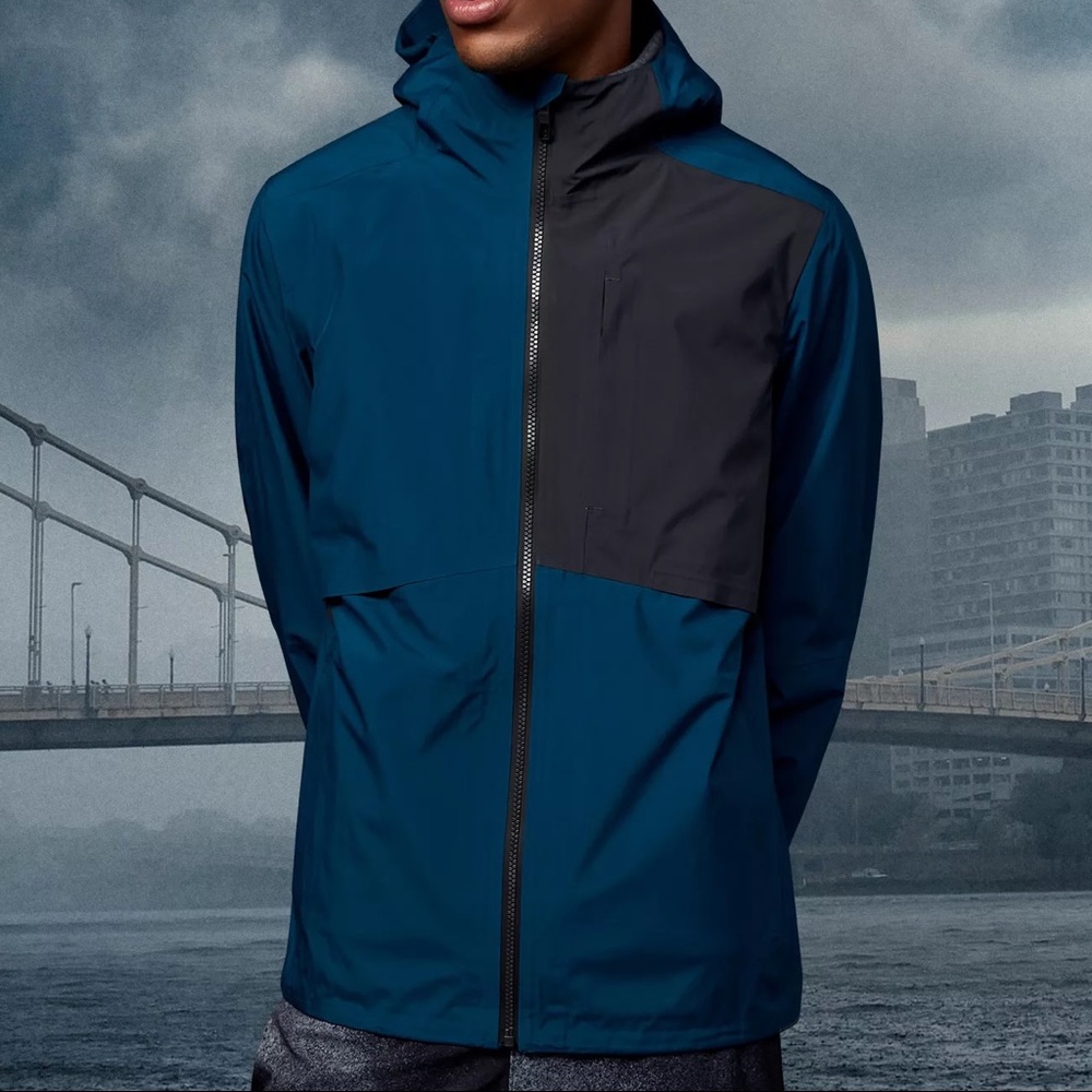 Lululemon Outpour Shell Raincoat
